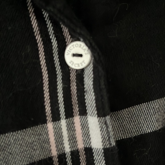 NWOT Victoria Secret Long Sleeve. Excellent Condition Color - Picture 8 of 10